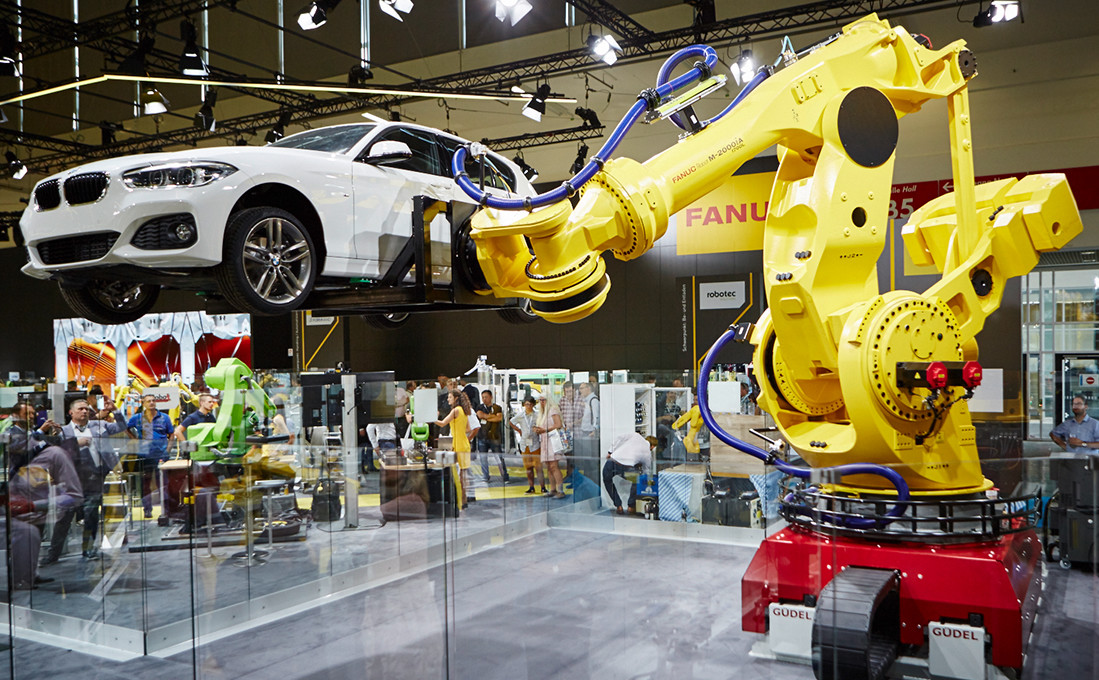 Lösungen für anspruchsvolle Automatisierung: FANUC-Roboter arbeiten für Nutzlasten bis zu 2,3 Tonnen und Reichweiten bis zu 4,7 Metern.