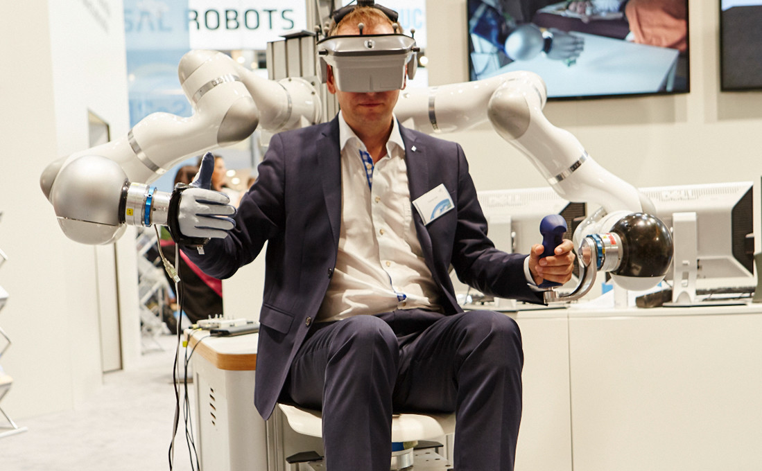 Der Mensch im Spannungsfeld von Robotic und Virtual Reality.